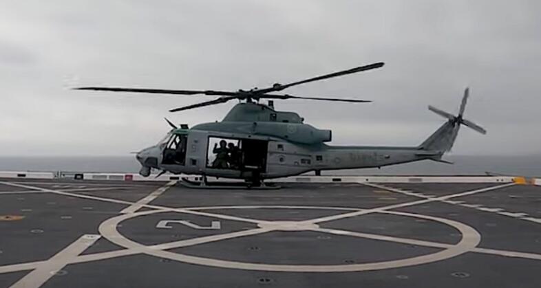 UH-1Y毒液在特殊用途的海上空地特遣部队行动中看起来很正确