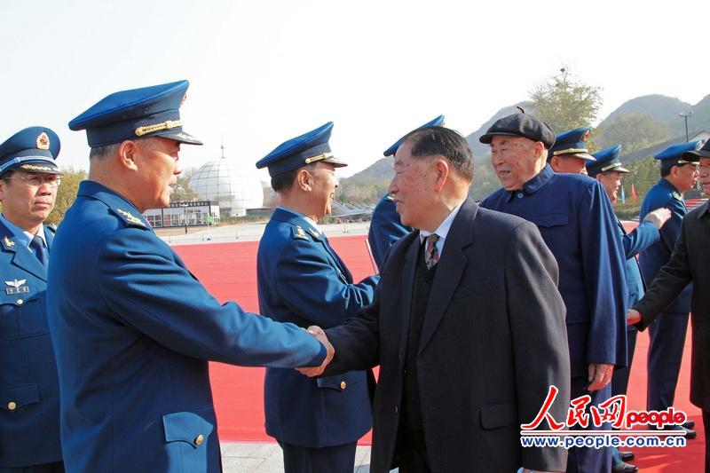 未来歼8战斗机银河系战机_未来之战 钢铁 反浩克 战机_未来之战战机是谁