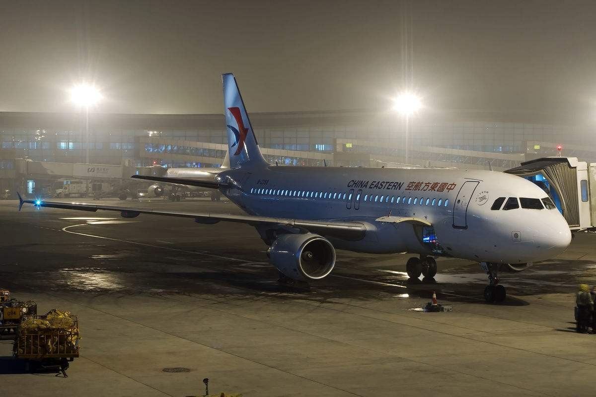 华夏航空飞机安全么_华夏航空为什么都是小飞机_华夏航空飞机餐图片