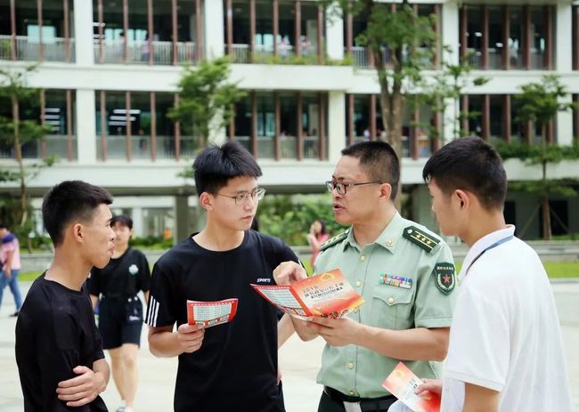 突击士兵电视剧全集_士兵考士官学校真题_士兵突击 第二季是什么学校的