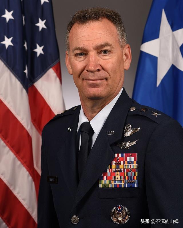 
印太战区空军司令布朗升任美军上将与美国空军参谋长布朗的比较
