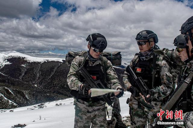 中国特种军人图片_中国特种兵图片 装备_dnf光兵装备图片