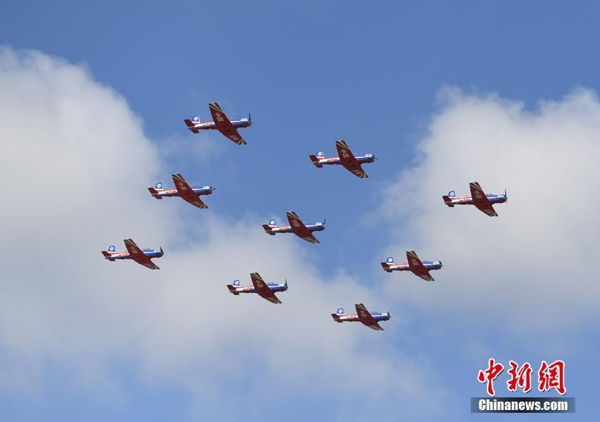 中国空军进行曲_神十航天员进行中国首次太空授课全程_中国铁路总公司将进行混合所有制改革